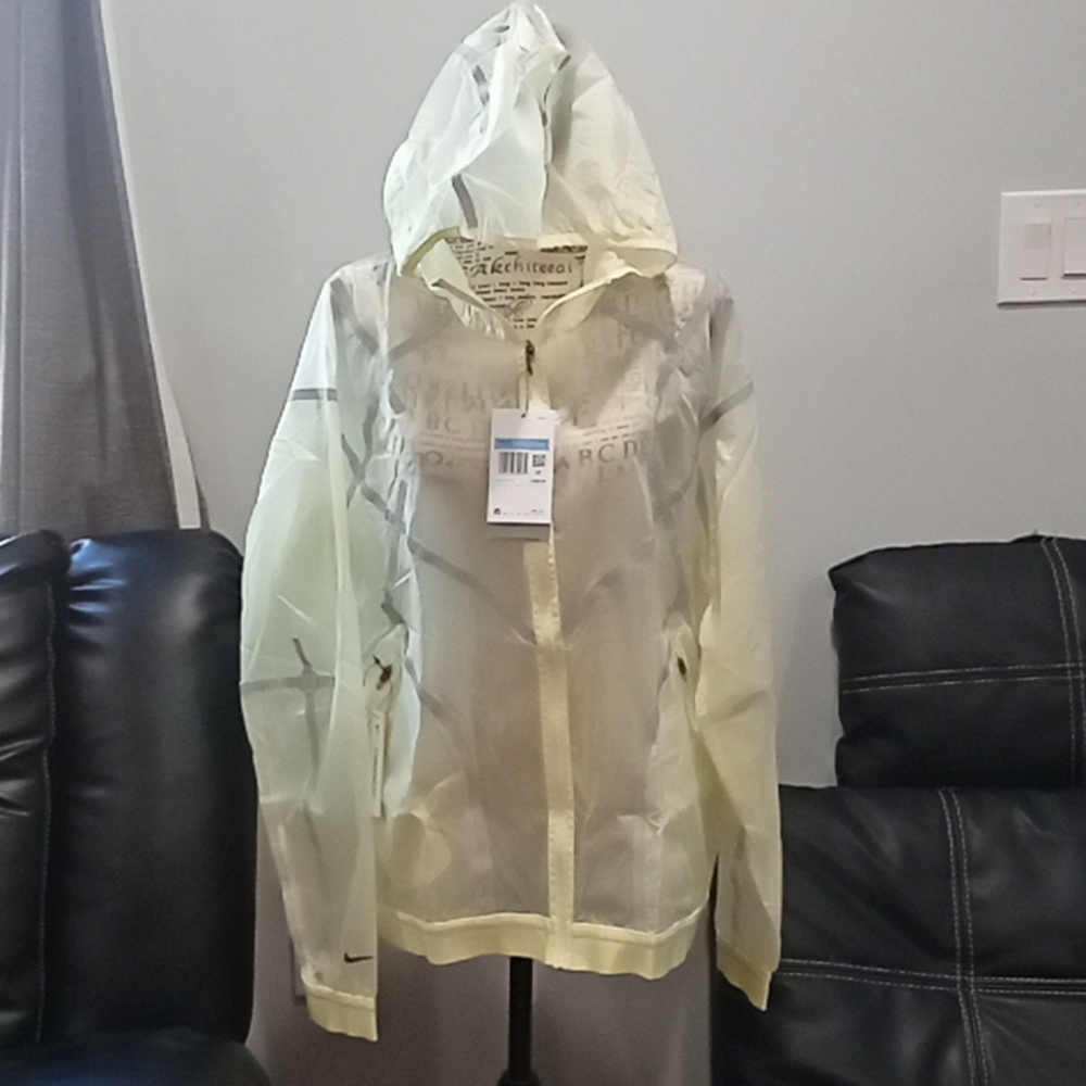 😍🔥🔥HOST PICK ❤️NWT Women's Nike athletic jacket🔥🔥🔥🔥😍